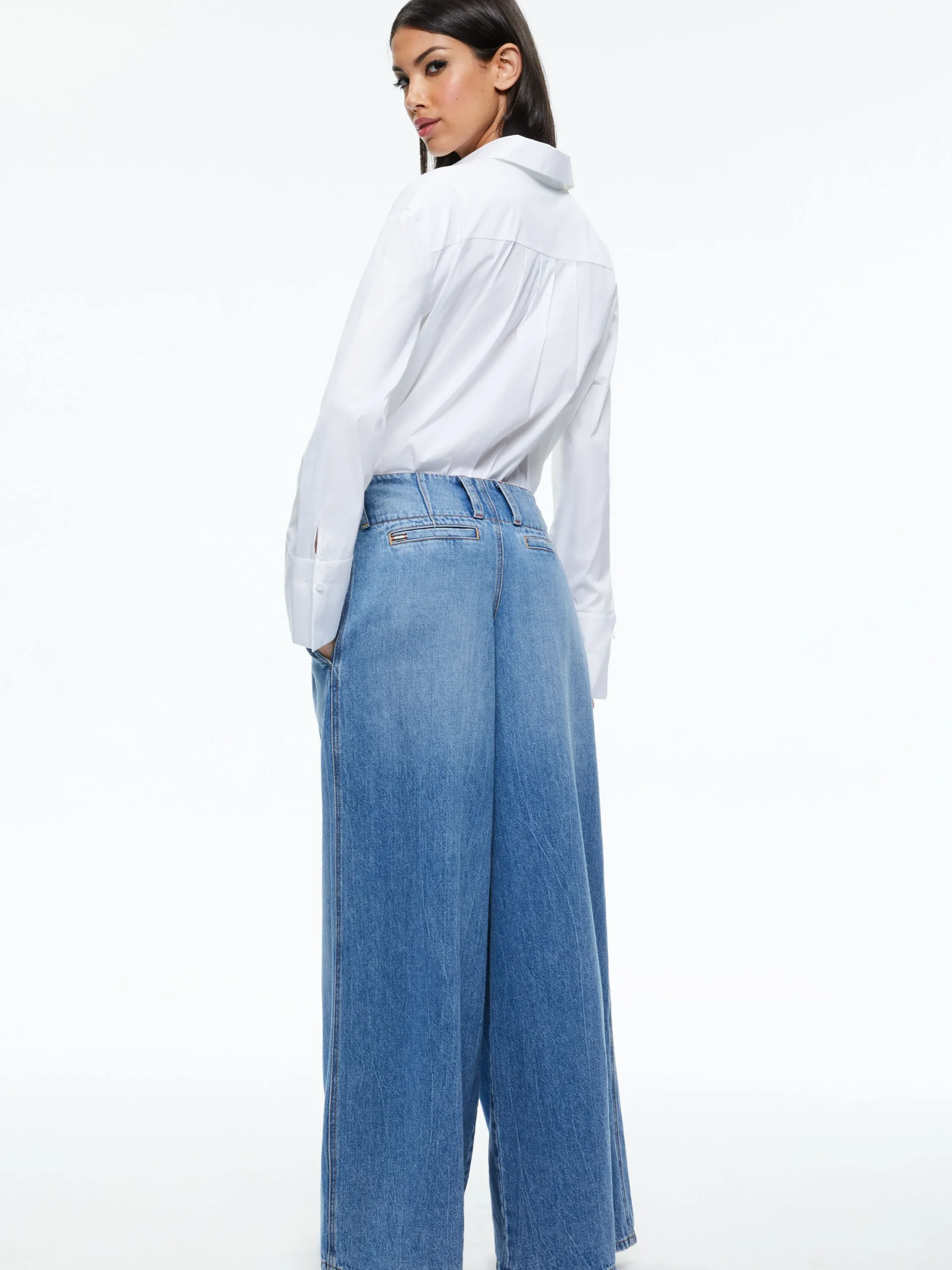 ANDERS LOW RISE PLEATED JEAN
