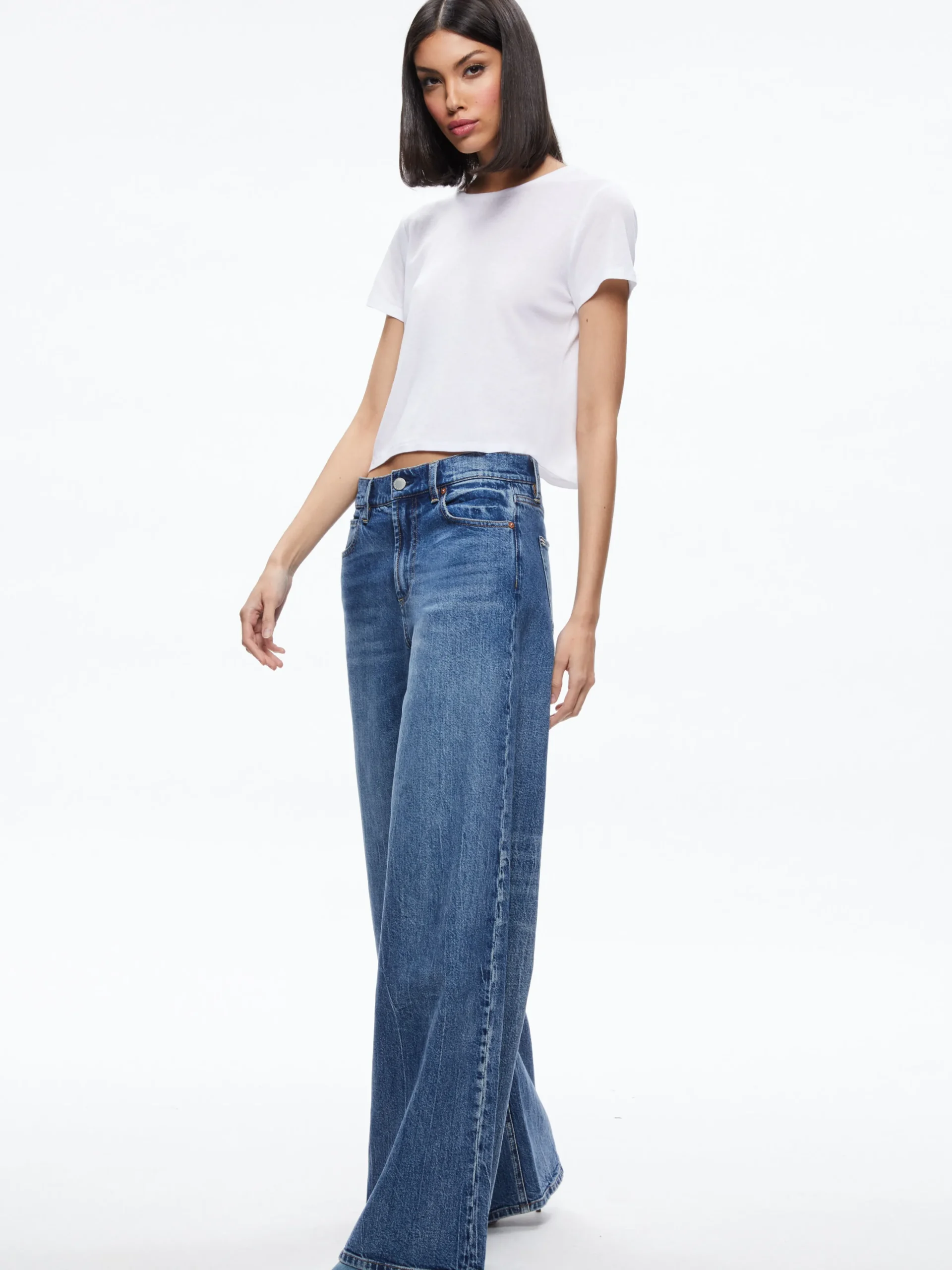 CINDY CLASSIC CROPPED TEE